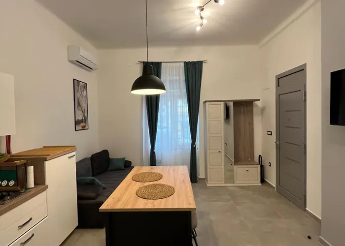 Viola, Apartament *